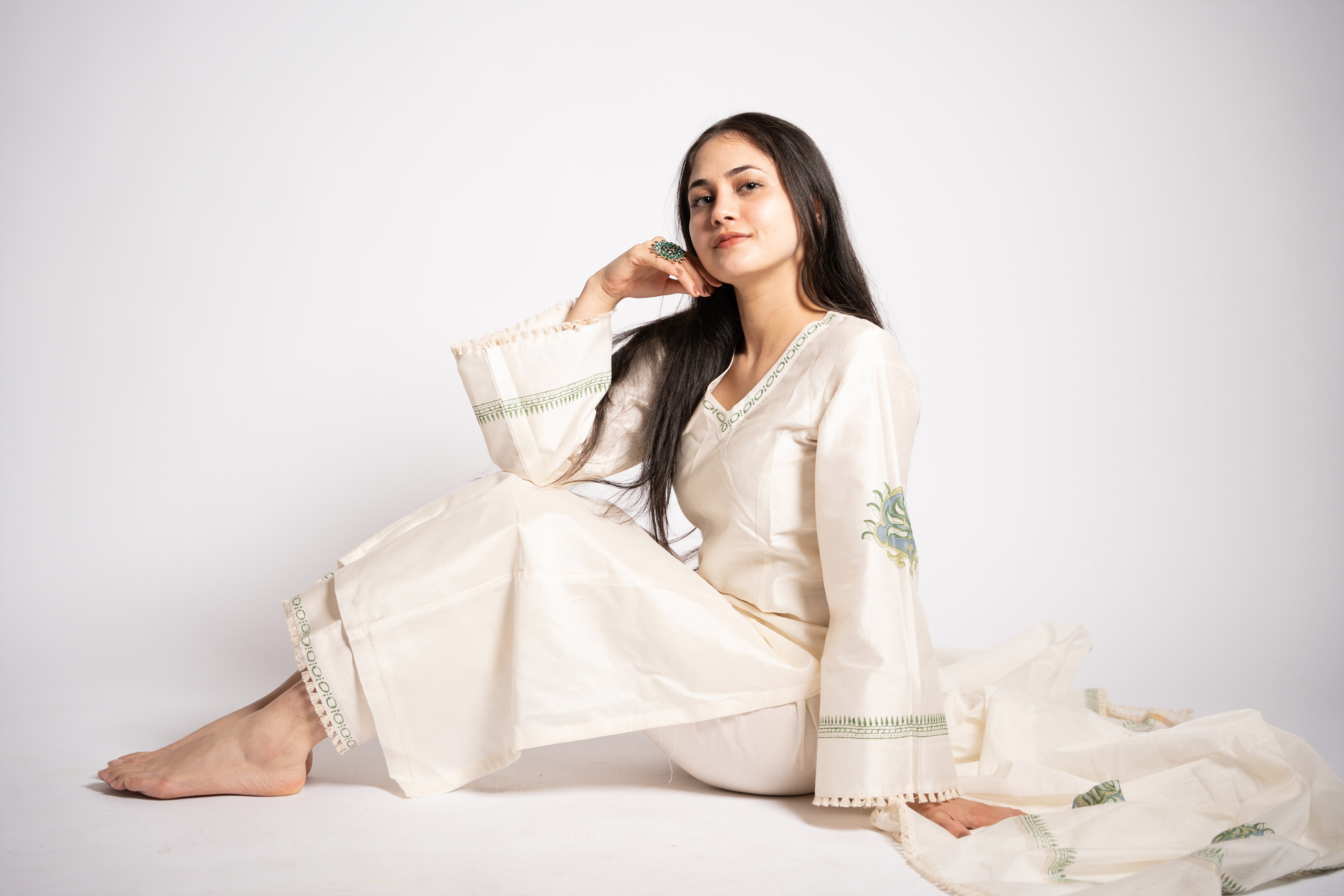 The Allure of Chanderi: Embrace White Elegance This Summer